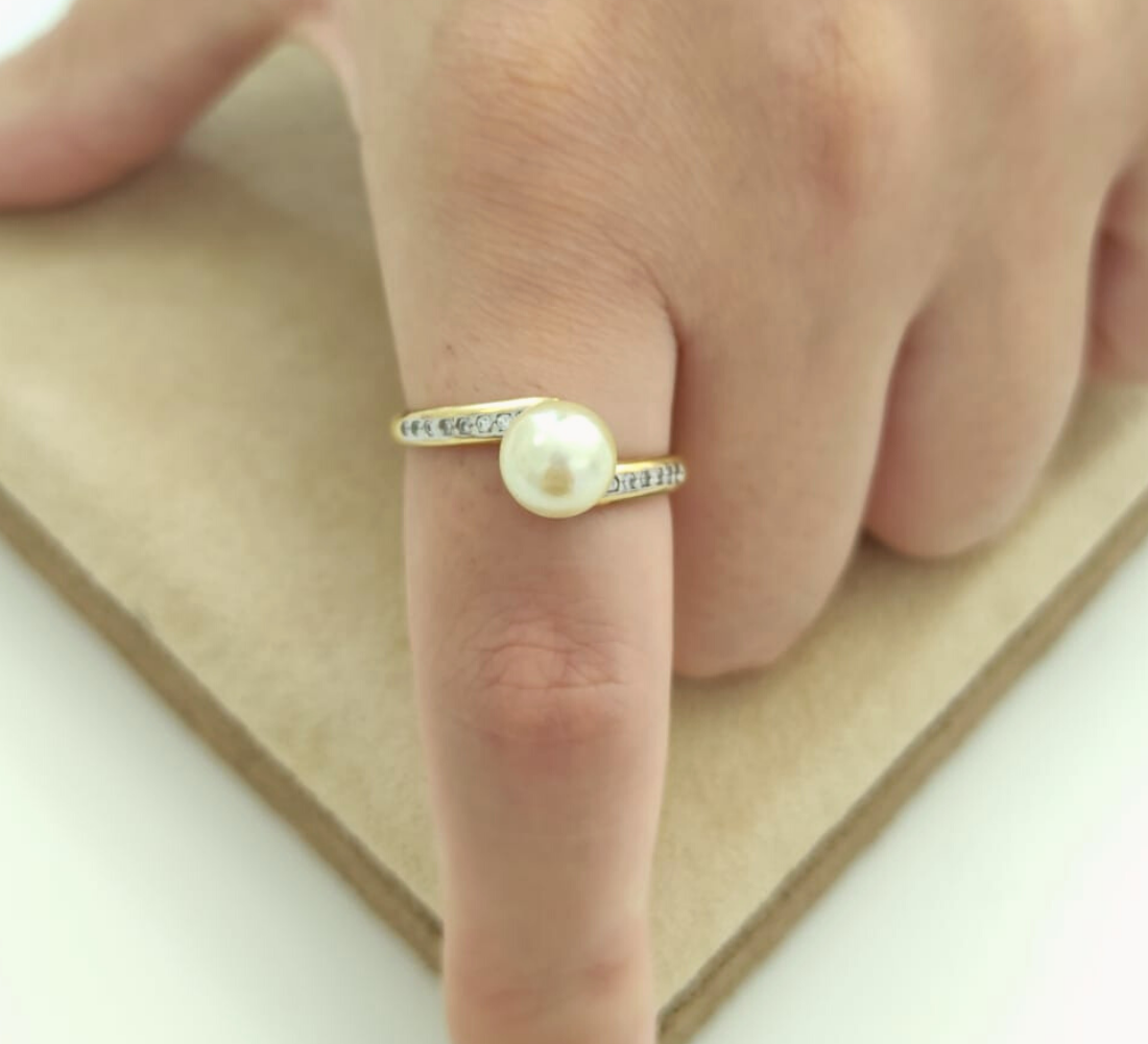 Studded Fila Pearl Ring
