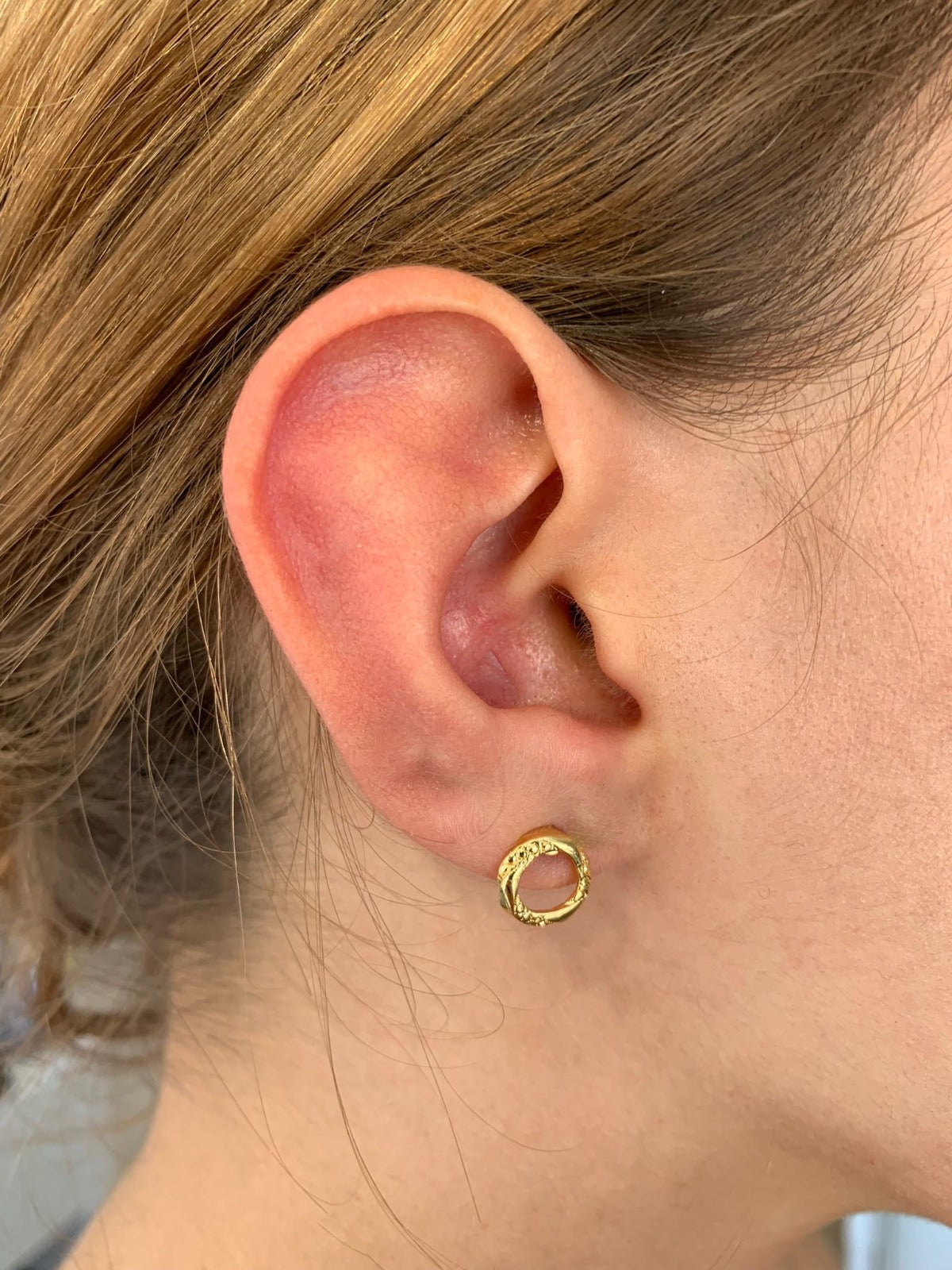 Detailed Circle Earring