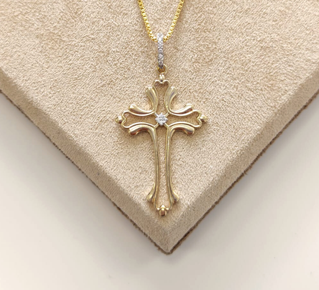 Cross Point of Light Necklace
